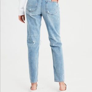 AE MOM JEAN